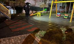 İzmir'de parkta oynayan 2 yaşındaki çocuğa bıçaklı saldırı
