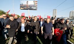 İzmir Büyükşehir Belediye Başkanı Tugay, Meslek Fabrikası binasının tahliyesine tepki gösterdi