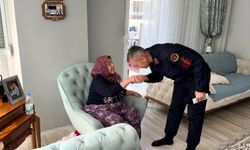 30 yıl önce şehit olan askerin silah arkadaşından şehit annesine duygulandıran ziyaret