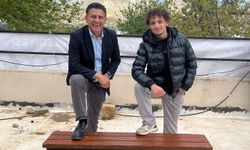 Gündem olan bankta başkan ve genç buluştu