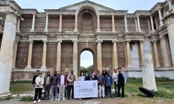 Uluslararası öğrenciler Sardes’te tarihle buluştu