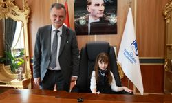 Başkan Balaban 23 Nisan'da koltuğunu çocuklara devretti