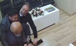 Belediye personeline satırla saldırı anı kamerada