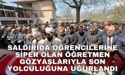 Saldırıda öğrencilerine siper olan öğretmen gözyaşlarıyla son yolculuğuna uğurlandı