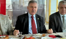 Gelecek Partili Özdağ: "“Belediyeler üzerinden Manisalı cezalandırılıyor”