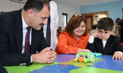 Kur'an kursunun minik öğrencilerinden Robotik Kodlama Şenliği