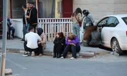 Yaralı öğrencilerin ailelerinin hastane önündeki bekleyişi sürüyor