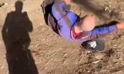 Uyuyan yaşlı adamın yüzüne tekme atıp paylaşan şüpheliler gözaltına alındı