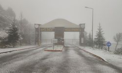 Mayıs'ta Spil'e kar vurdu