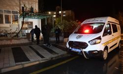 Öz babasını bıçakladı, arkasına bile bakmadan kaçtı