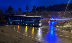 Alkollü bir şahıs çaldığı özel halk otobüsüyle kaza yaptı