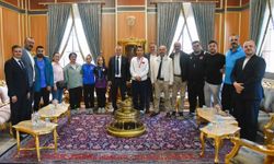 Şampiyon sporcular Başkan Balaban’ın konuğu oldu
