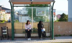 Genç kadın durakta tacizciyi saniye saniye kaydetti: "Ben hovardayım, hovarda"