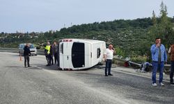 Aydın'da otomobille çarpışan yolcu minibüsü yan yattı: 10 yaralı