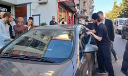 Bebek arabada kilitli kaldı; genç anne büyük korku yaşadı