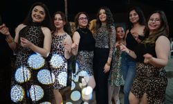Muhtardan Anneler Günü'ne özel leopar gecesi