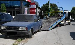 Manisa'da işgalci hurda araçlar kaldırılıyor