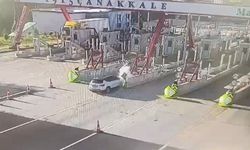 Çanakkale otoyolu gişelerinde otomobil bariyere çarptı: 1 ölü, 1 yaralı