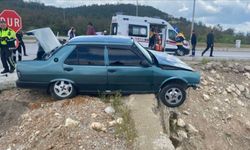 Kütahya'da kavşakta iki araç çarpıştı: 3 yaralı
