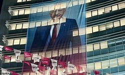 Kılıçdaroğlu’nun fotoğraf ve afişleri yeniden genel merkezde...