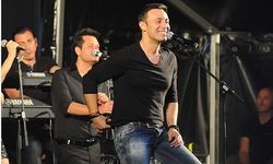 Mustafa Sandal’dan örnek davranış: Geliri kahraman öğretmen için bağışlayacak