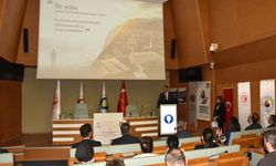 Manisa Medya Akademisi’nde dezenformasyon ve yerel gazetecilik konuşuldu