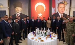 Manisa protokolü bayramlaştı