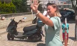 Boşandı, mahkeme önünde davul zurnayla göbek attı
