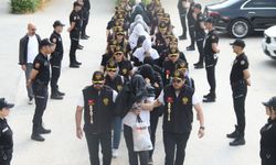 Masaj salonlarında fuhuş yaptırılan 26 kadın kurtarıldı, 7 kişi tutuklandı