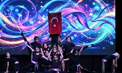Manisa Büyükşehir'in minikleri yıl sonu gösterisinde alkış topladı