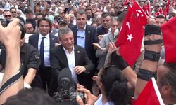 Özgür Özel: "Bizi baba ocağımızdan zorla, polis muhalefetiyle sokağa atmaya çalıştılar"