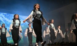 Halk dansları gala gecesi büyüledi