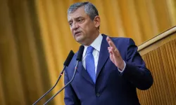 Özgür Özel: "İmza verdiğimiz günden itibaren kurultayı bekliyoruz"