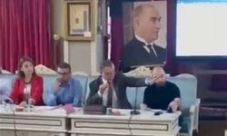 Yunusemre Belediye Meclisi'nde bildiri kavgası
