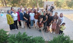 Sarıgöl'de 4 yıl boyunca okuttuğu eski öğrencileriyle buluştu