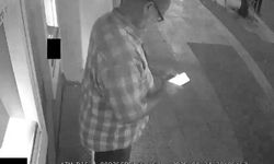 ATM'den geri çıkan parayı cüzdanına alıp kayıplara karıştı