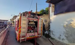 Evin hurdalık bölümünde çıkan yangın ekipleri harekete geçirdi