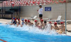 Şehzadeler'de yüzme kursları kapılarını açtı