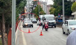 Trafik denetimini görünce anayolda geri geri kaçtı, motorize polis yakaladı