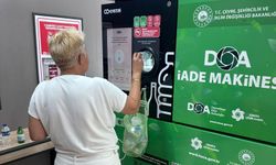 Manisa'ya iade pet şişe makinesi kuruldu