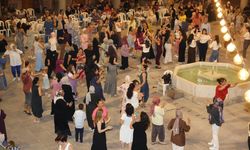 Tarihi Kurşunlu Han'da kadınlar matinesi