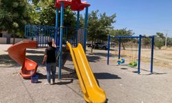 Yunusemre'de parklar çocuklar için yenileniyor