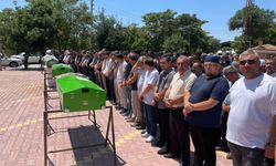 Antalya'daki feci kazada hayatını kaybeden aile son yolculuğuna uğurlandı