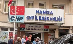 Manisa CHP binayı boşalttı, "Emaneti alıp da çıktık"
