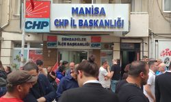 Anahtarı vermem diyen eski il başkanı partide sabahladı