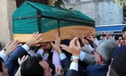 Mezarın açılacağını duyan cemaat mensupları Karacaahmet Mezarlığı'nda toplandı
