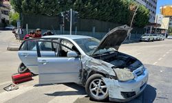 Uşak’ta kamyonet ile otomobil çarpıştı: 4 yaralı