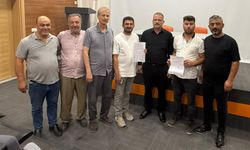Kula'da başkan salonu açtırmadı, komisyonlar dışarıda kaldı