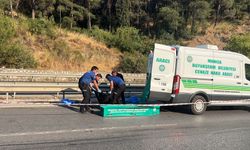 Manisa'da motosiklet bariyerlere çarptı, sürücü hayatını kaybetti