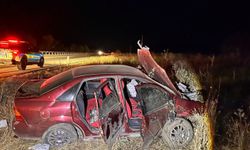 Kontrolden çıkan otomobil yol kenarına savruldu: 2'si ağır, 3 yaralı